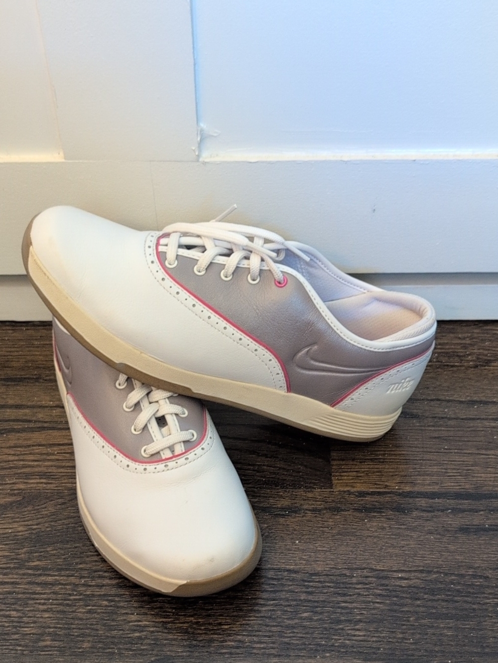 Nike Women’s White and Light Pink Athletic Golf Sneakers